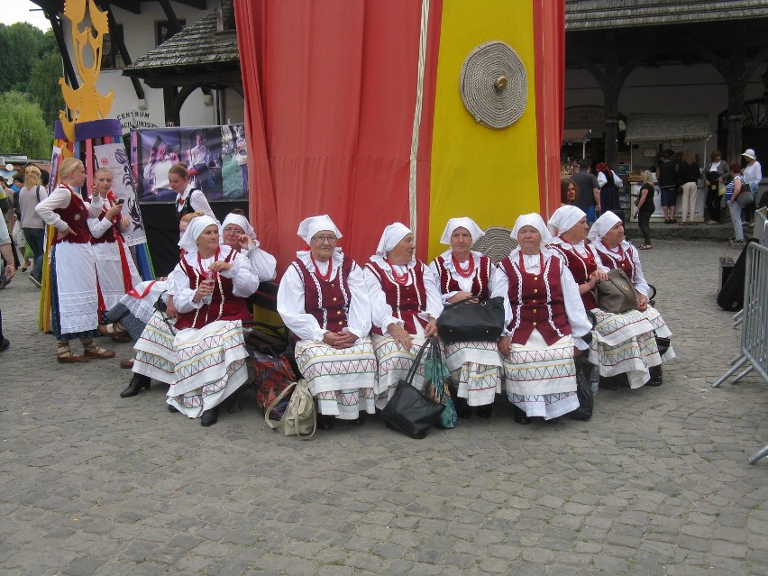 Ludowo i kolorowo na Festiwalu Kapel i Śpiewaków Ludowych w Kazimierzu Dolnym