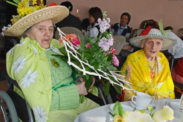 Kobiety z Domu Pomocy Społecznej w Głogowie uroczyście świętowały swój dzień.