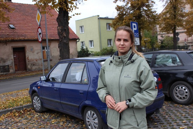 - Ktoś zabrał reklamówkę z parkingu - mówi mama chłopca.