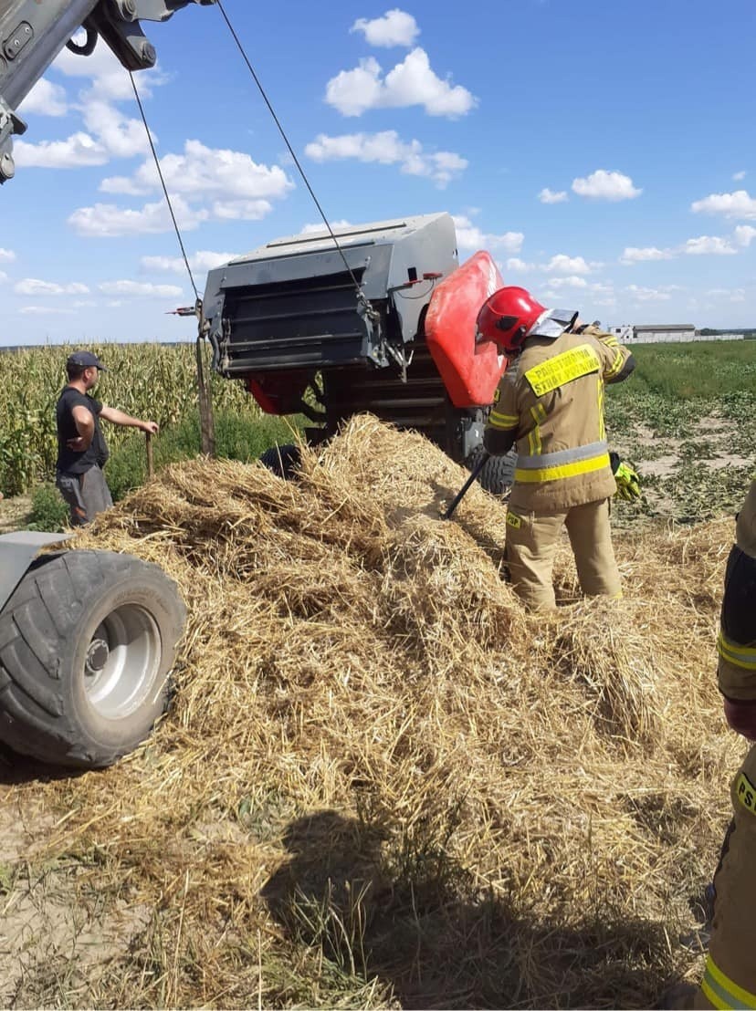 Duży pożar przy drodze w Bielicach pod Mogilnem. Zobaczcie zdjęcia!