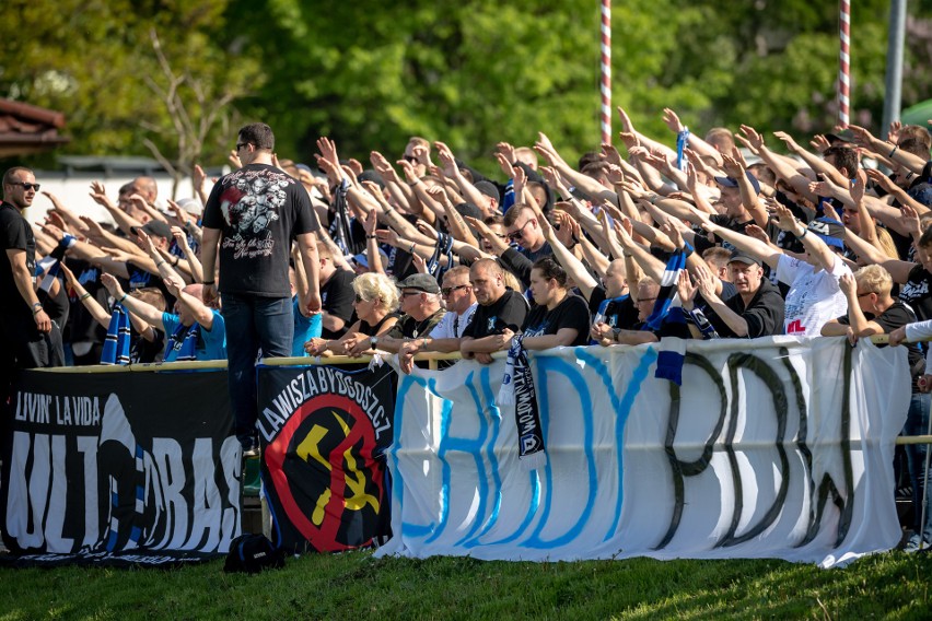 Zawisza Bydgoszcz mógł awansować do IV ligi już w sobotę,...