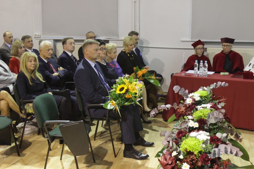 Inauguracja roku akademickiego w Wyższej Szkole Planowania Strategicznego w Dąbrowie Górniczej. Tam kształcą się kadry medyczne