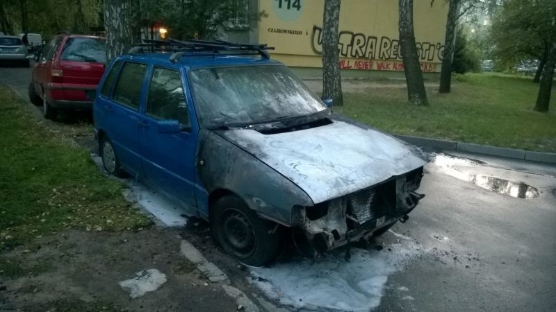 Spaliło się auto na Czajkowskiego [zdjęcia]