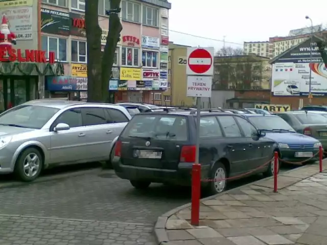 zablokował wyjazd z parkingu