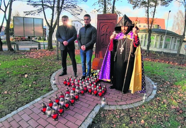 Społeczność ormiańska w Szczecinku liczy kilkadziesiąt osób. Składanie kwiatów w rocznicę rzezi Ormian w czasie I wojny światowej to zwyczaj pielęgnowany przez szczecinecką diasporę