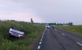 Dachowanie na obwodnicy Wąbrzeźna. 47-letni kierowca audi trafił do szpitala [zdjęcia]