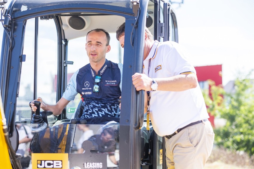 Robert Kubica specjalnym gościem w Toruniu. Przyjechał na...