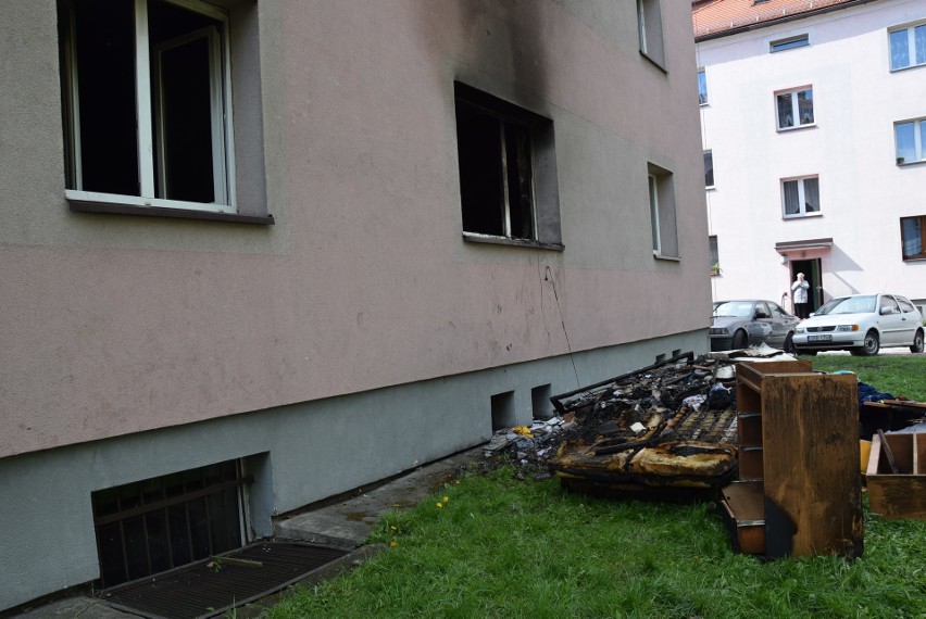 Pożar w Leszczynach: ktoś celowo podpalił mieszkanie w...