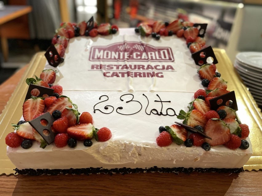 Restauracja Monte Carlo w Kielcach świętuje urodziny! Przygotowała festiwal z uwielbianymi przez gości daniami z dawnych lat. Zobaczcie film