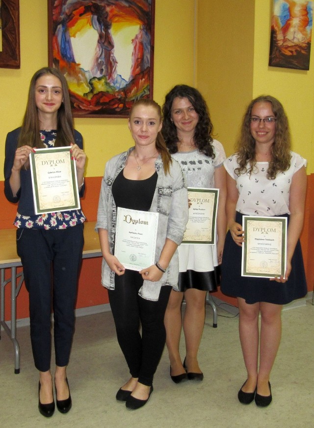 Laureatki konkursu dziennikarskiego - Gabriela Pikor, Agnieszka Peszt, Sabina Przybysz, Magdalena Sobieszek.