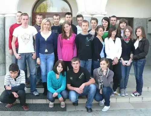 Zwycięska klasa III C z Gimnazjum w Gnojnie.