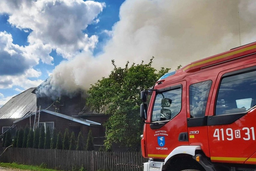 Gmina Wyszki. Pożar strawił dom, siedmioosobowa rodzina została bez dachu nad głową