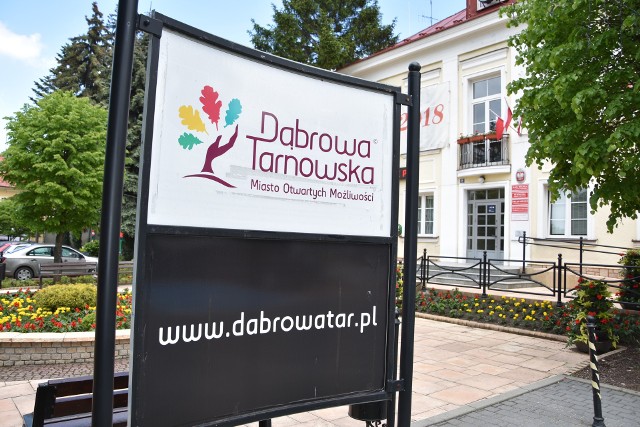Agenci CBA przyglądają się przetargom w Dąbrowie Tarnowskiej