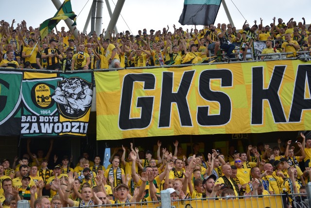 Kibice GKS Katowice podczas meczy z Podbeskidziem stworzyli świetną atmosferę.Zobacz kolejne zdjęcia. Przesuwaj zdjęcia w prawo - naciśnij strzałkę lub przycisk NASTĘPNE