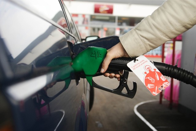 Ceny paliw spadną w tym tygodniu nawet o 20 groszy za litr