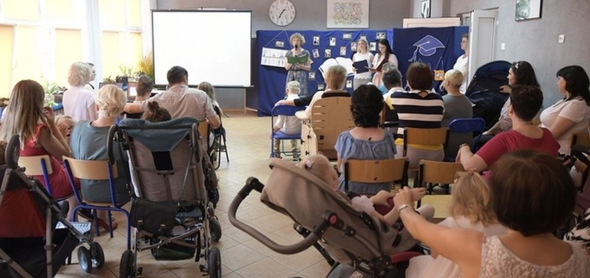 Ostrołęka. Zakończenie roku szkolnego w „Kolorowej Szkole” – Niepublicznej Szkole Podstawowej z Oddziałami Gimnazjalnymi