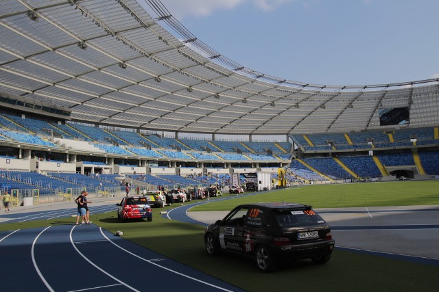 W piątek 29 czerwca przed startem Rajdu Śląska samochody rajdowe można było oglądać w otwartym dla kibiców parku serwisowym na Stadionie Śląskim.