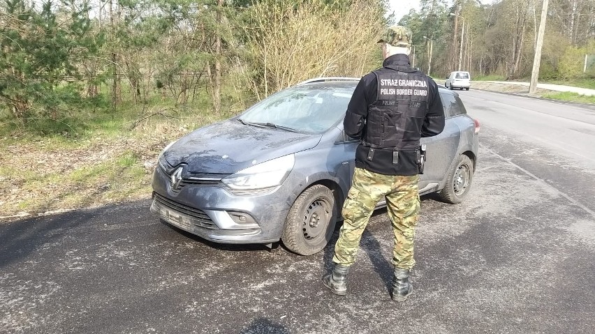 30.04.2021 r.) na drodze krajowej nr 61 patrol Straży...