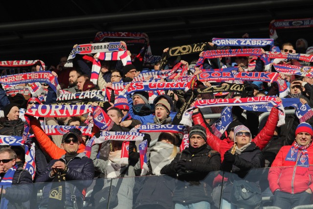 W 23. kolejce piłkarskiej Ekstraklasy Górnik Zabrze zmierzył się z broniącym się przed spadkiem Zagłębiem Sosnowiec. Tradycyjnie na stadionie przy Roosevelta kibice dopisali