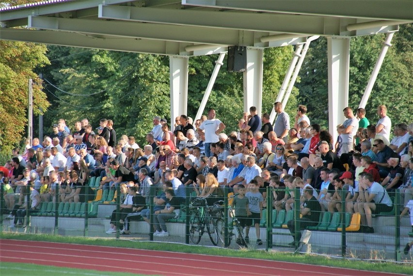 Byłeś na derbowym meczu Pogoni Staszów z Czarnymi Połaniec w czwartej lidze? ZNAJDŹ SIĘ NA ZDJĘCIACH