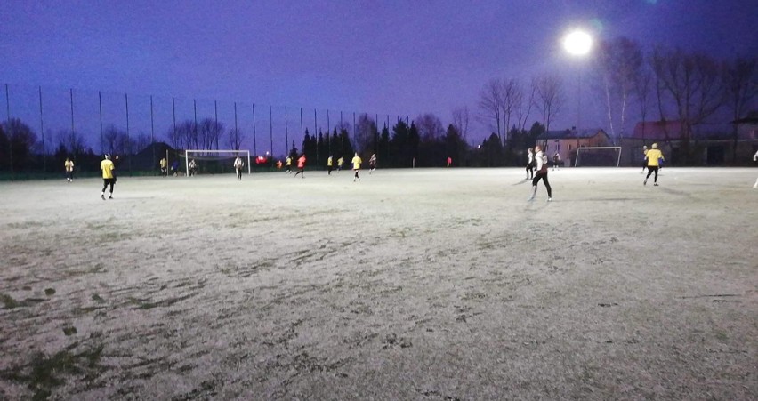 Wygrany sparing Neptuna Końskie z Klubem Sportowym Paradyż. Po dwie bramki Markowicza i Sroki [ZDJĘCIA]