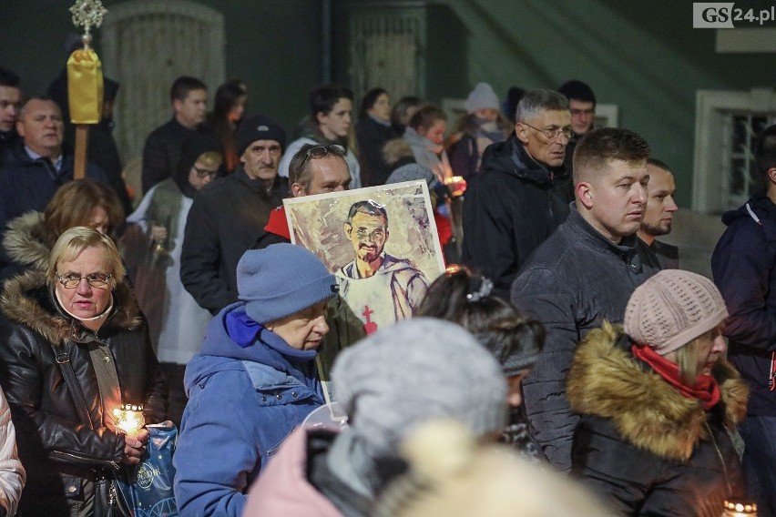 "Mistyczna Procesja ze Świętymi" przeszła przez Szczecin [WIDEO, ZDJĘCIA]