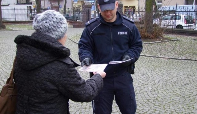 Dzięki takim akcjom prewencyjnym wielu seniorów zna metody działania oszustów.