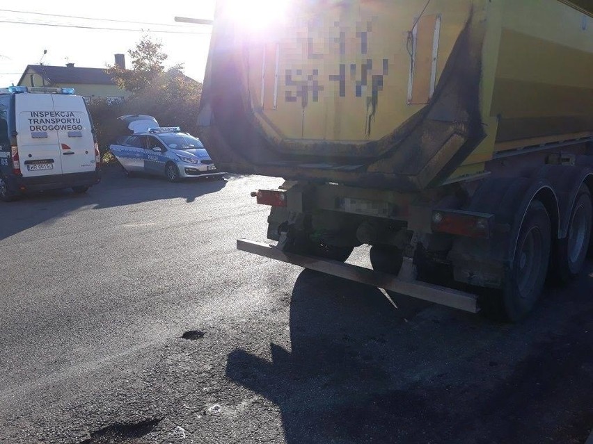 W Sycynie na drodze numer 79 inspektorzy transportu drogowego zatrzymali nietrzeźwego kierowcę ciężarówki. Wyjechał z firmy w Ciepielowie