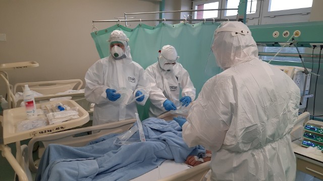 Na 45 stanowisk respiratorowych w szpitalu w Grudziądzu zajętych jest już 43.