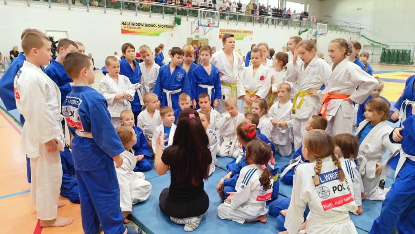 Młodzi judocy zaprezentowali pokaz swoich umiejętności za co...