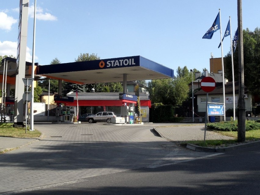 Napad na stację benzynową w Rybniku: Sterroryzował pracowników stacji i ukradł pieniądze [ZDJĘCIA]