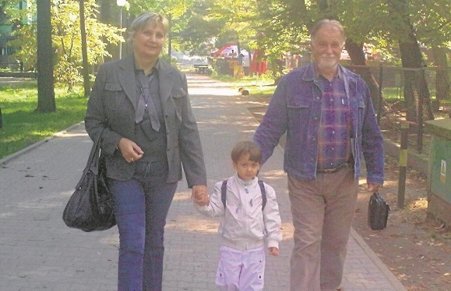 Państwo Sapkowscy starają się w miarę możliwości spędzać czas także ze swoim wnukiem