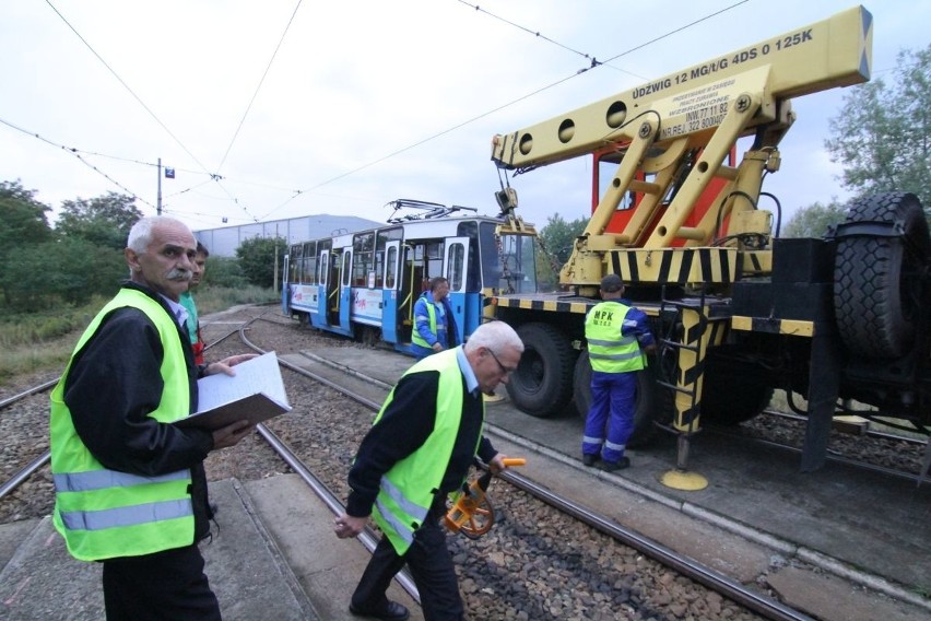 Wykolejenie tramwaju na pętli Poświętne