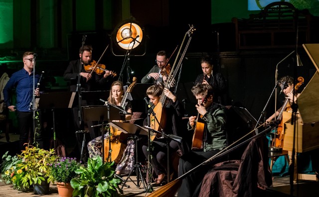 Koncert Stowarzyszenia Akademii Muzyki Dawnej odbędzie się 21 marca 2022 r. w Kinie Pomorzanin w Bydgoszczy. Wraz z bydgoskimi artystami wystąpi Matthias Bergmann, który przygotował transkrypcję na viola da gamba Sonat Różańcowych Bibera, napisanych na skrzypce i basso continuo (violone)