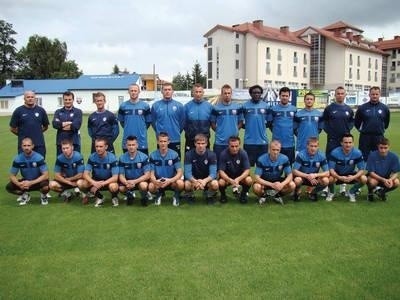 W górnym rzędzie, od lewej: Bartłomiej Krawczyk (masażysta), Przemysław Cecherz (trener), Mateusz Kantor, Dawid Szufryn, Marcin Zarychta, Łukasz Lisak, Krzysztof Markowski, Cheikh Tidiane Niane, Dariusz Zawadzki, Janusz Wolański, Marcin Stefanik, Waldemar Piątek (II trener i trener bramkarzy). W dolnym rzędzie: Maciej Kowalczyk, Szymon Gruca, Dariusz Walęciak, Konrad Cebula, Tomasz Ciećko, Witold Cichy, Rafał Zawiślan, Adrian Basta, Michał Gryźlak, Mariusz Mężyk, Adrian Koszyk. FOT. DANIEL WEIMER