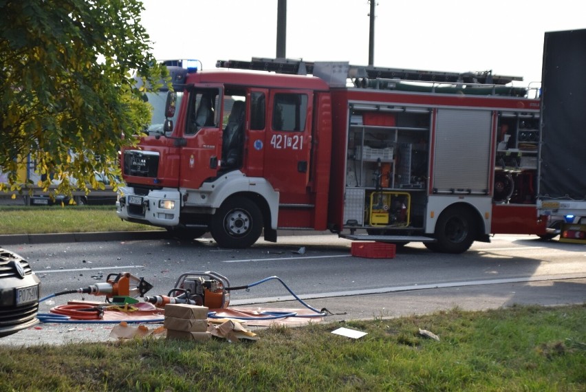 Na ulicy Poznańskiej w Gnieźnie doszło do zderzenia dwóch...