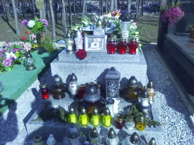 Tak wyglądał grób Anny Łapienieckiej dzień przed kradzieżą