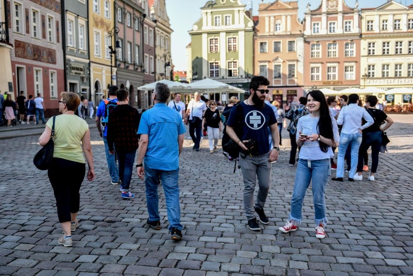 Czy na poznańskim Starym Rynku jest głośniej niż na rynkach...