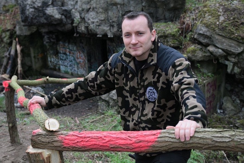 W grodzeniu i sprzątaniu bunkrów uczestniczył m.in. Zbigniew...