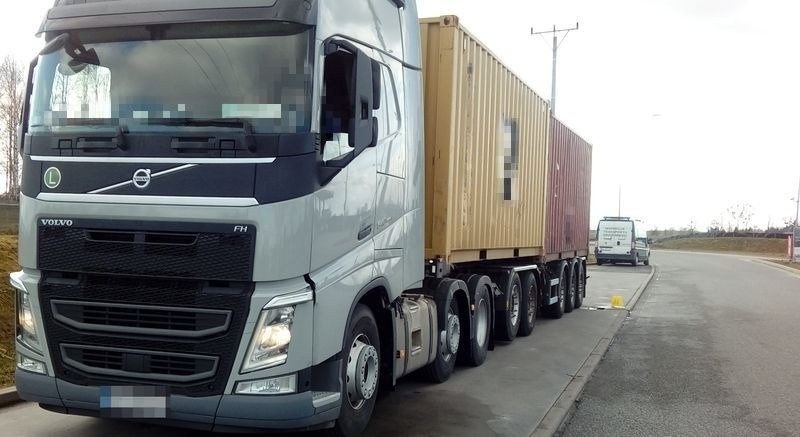 Niemal 61 ton ważyła ciężarówka z ładunkiem, którą...