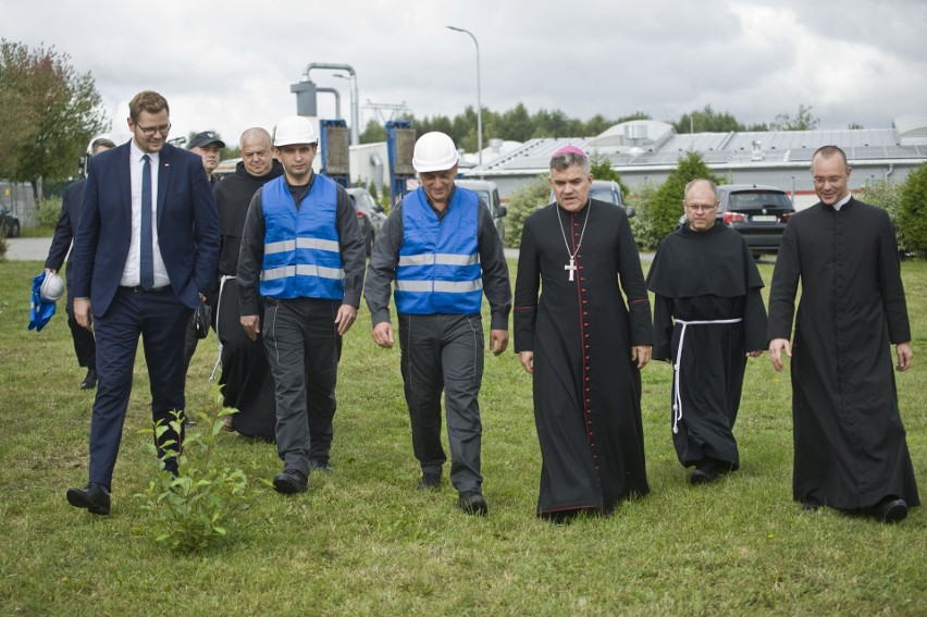 W poniedziałek, 12 września, przed Oddziałem Zewnętrznym...