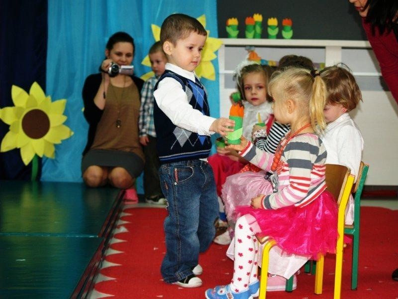 Tak świętowały dzieci z niepublicznego przedszkola "Chatka...