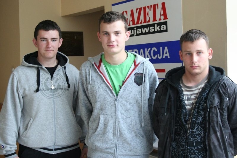 Kuba Smuszkiewicz ( w środku) oraz jego koledzy Rafał...