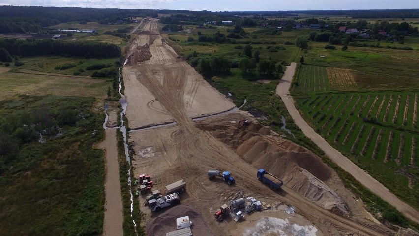 Trwają prace nad budową obwodnicy Koszalina i Sianowa. Jak...