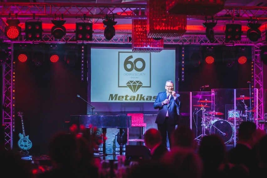 Sylwia Grzeszczak zaśpiewała na 60. urodzinach bydgoskiej firmy Metalkas [zdjęcia] 