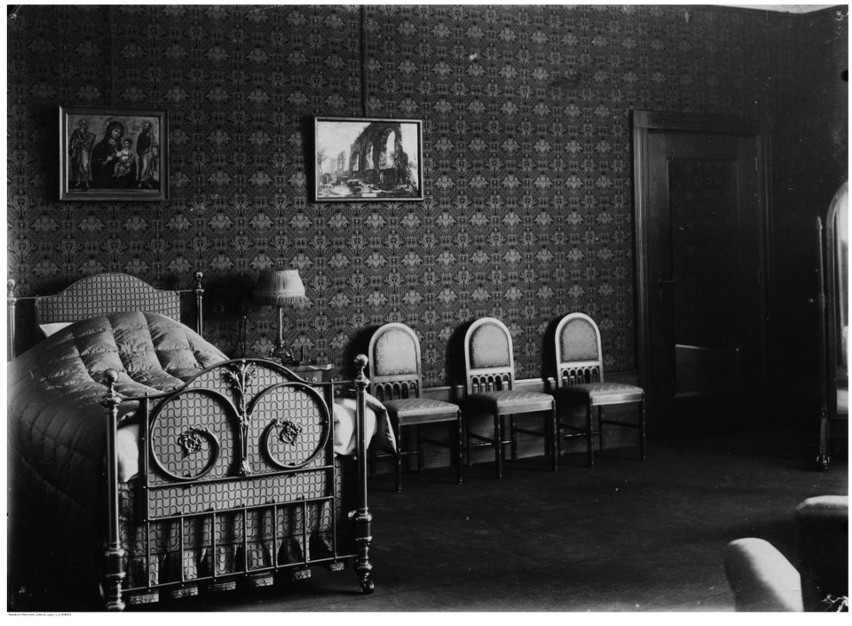 Sypialnia - 1927 rok.

Przejdź do kolejnego zdjęcia --->