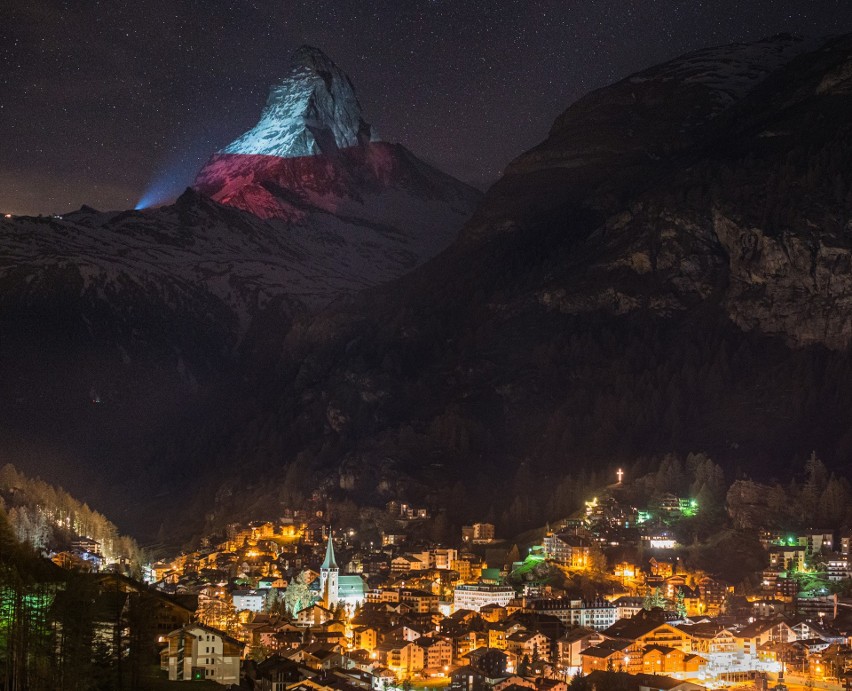 Biało-czerwony Matterhorn. Jeden z najbardziej znanych szczytów świata w polskich barwach