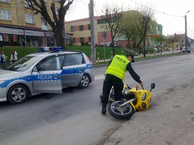 Obrażenia odniosły dwie osoby jadące motocyklem. 