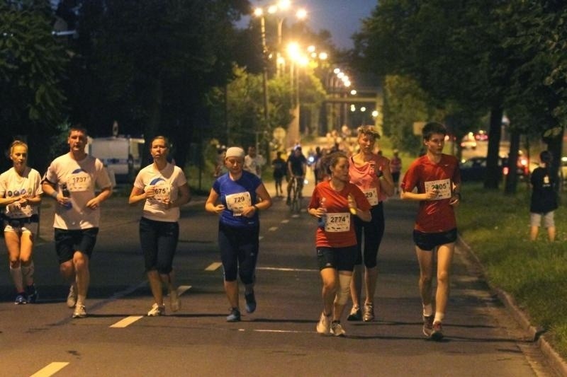 Nocny Wrocław Półmaraton 2013 odwołany! Tłum spontanicznie ruszył ulicami! A Dutkiewicz przeprasza