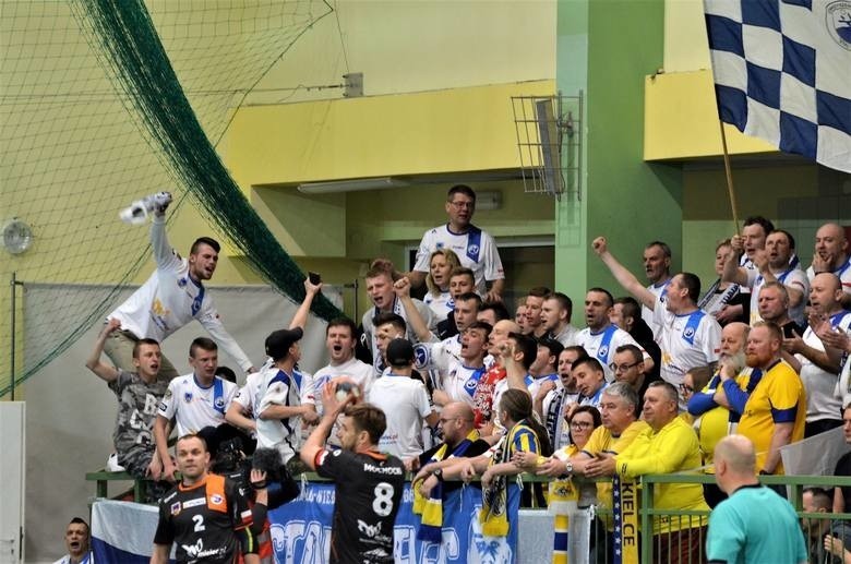 PGNiG Superliga. Pękła setka. Piłkarze ręczni PGE VIVE Kielce wygrali w Mielcu ze Stalą [ZDJĘCIA, KIBICE]